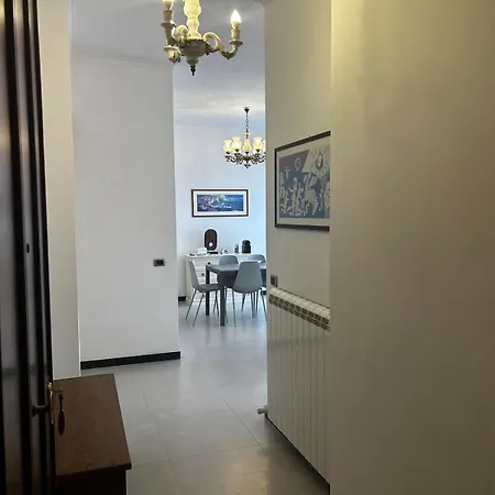 Modern Flat With A View アレンツァーノ